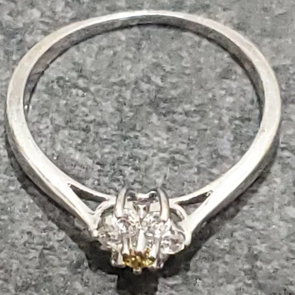 Citrine‎ & Simulated Diamond Flower Sterling Silver Ring - Picture 5 of 6